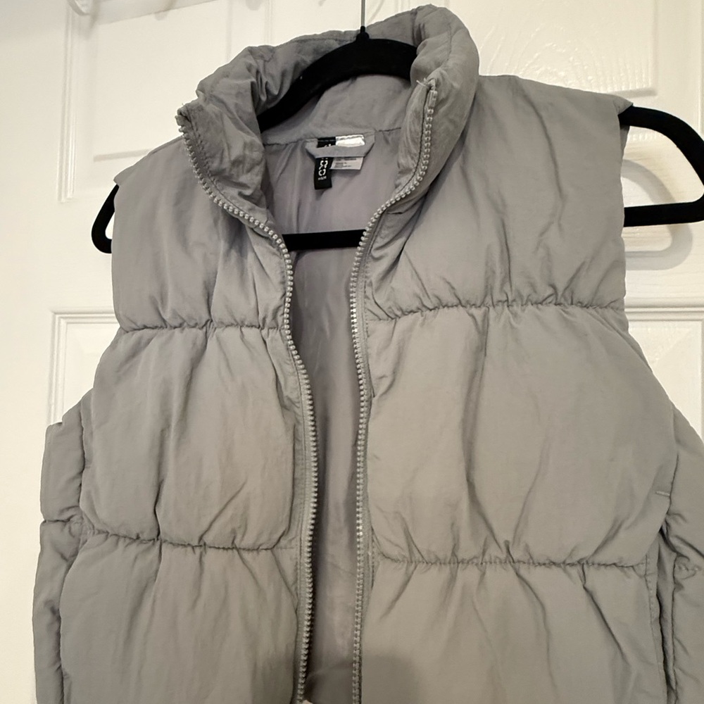 H&M Gray Puffer Vest